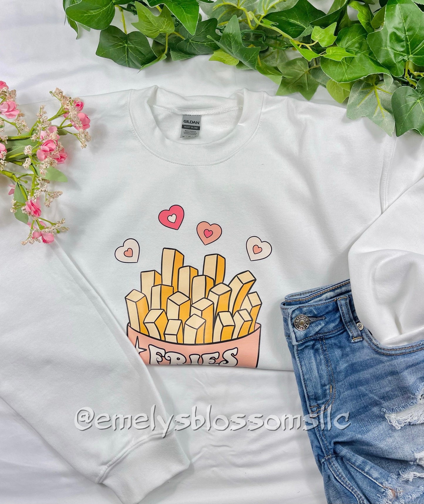 Fries before Guys Crewneck | Cute white Crewneck | hearts | Trendy sweater | Gift idea | Food | Fries | Positive Affirmations